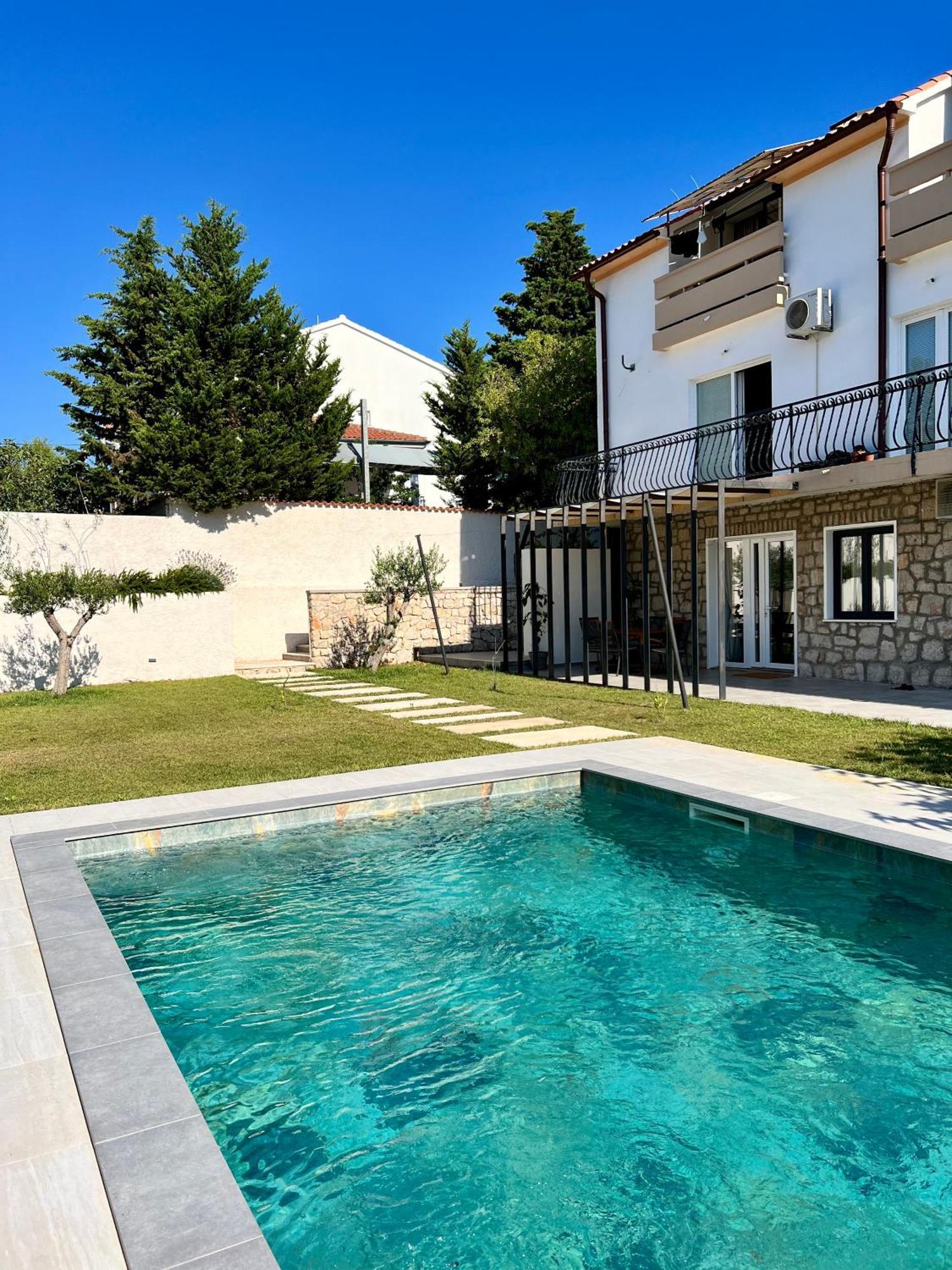 Villa Felix 穆泰尔岛 外观 照片